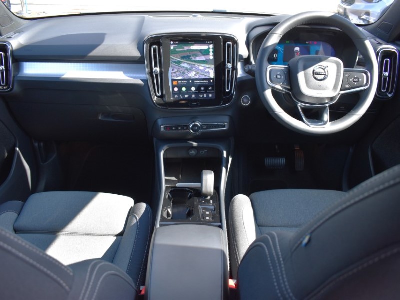 2023 (73) VOLVO XC40 2.0 B4P Plus Dark 5dr Auto 5817494
