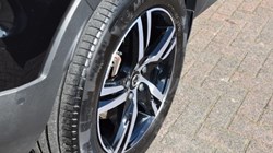 2023 (73) VOLVO XC40 2.0 B4P Plus Dark 5dr Auto 5817508