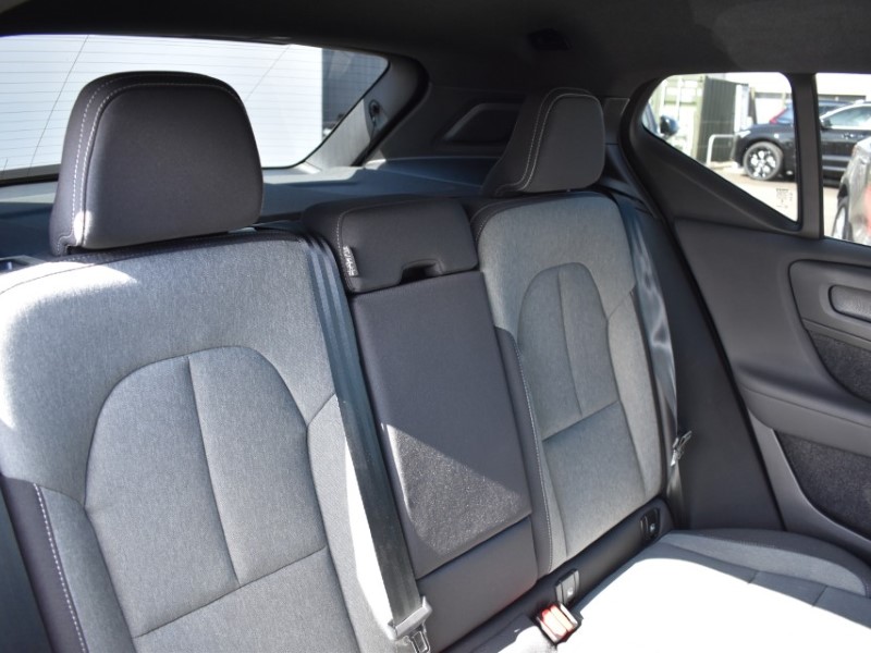 2023 (73) VOLVO XC40 2.0 B4P Plus Dark 5dr Auto 5817490
