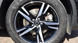 2023 (73) VOLVO XC40 2.0 B4P Plus Dark 5dr Auto 5817512