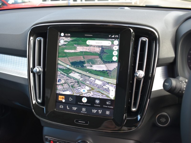 2023 (73) VOLVO XC40 2.0 B4P Plus Dark 5dr Auto 5817475