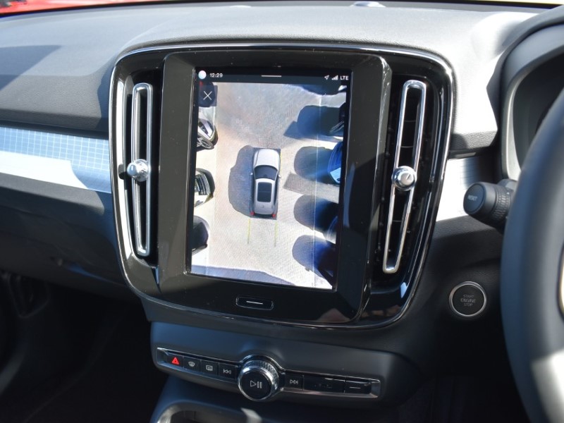 2023 (73) VOLVO XC40 2.0 B4P Plus Dark 5dr Auto 5817481