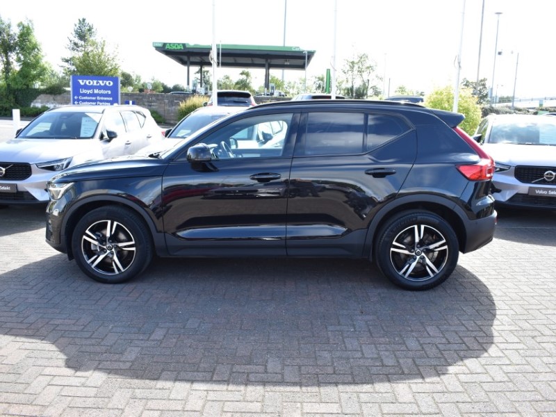 2023 (73) VOLVO XC40 2.0 B4P Plus Dark 5dr Auto 5817468