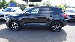 2023 (73) VOLVO XC40 2.0 B4P Plus Dark 5dr Auto 5817468