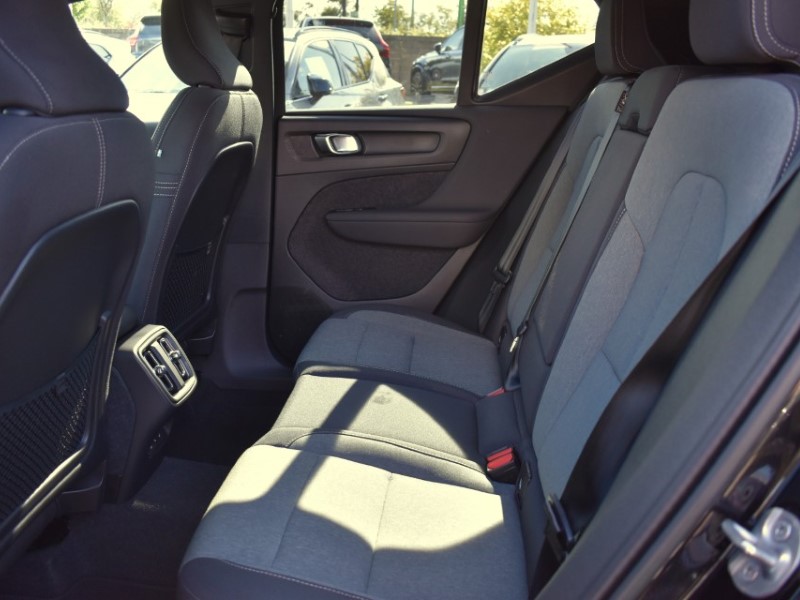 2023 (73) VOLVO XC40 2.0 B4P Plus Dark 5dr Auto 5817503