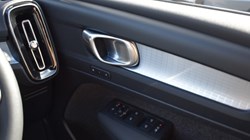 2023 (73) VOLVO XC40 2.0 B4P Plus Dark 5dr Auto 5817470