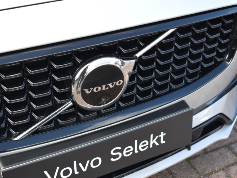 2023 (23) VOLVO V90 2.0 B4D Plus Dark 5dr Auto 5811271