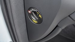 2026 (26) VOLVO XC40 2.0 B4P Ultra Dark 5dr Auto 5801026