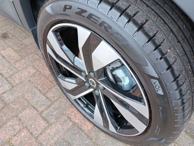 2026 (26) VOLVO XC40 2.0 B4P Ultra Dark 5dr Auto 5801034
