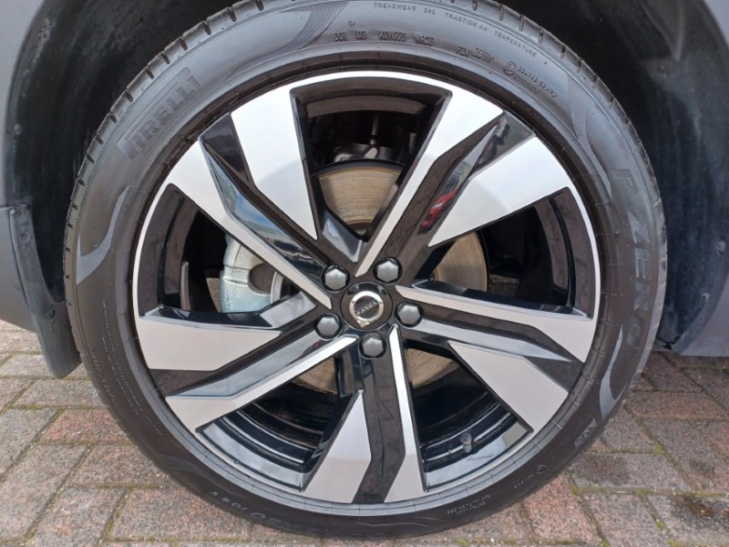2026 (26) VOLVO XC40 2.0 B4P Ultra Dark 5dr Auto 5801032