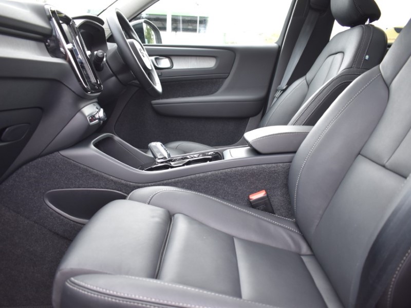 2026 (26) VOLVO XC40 2.0 B4P Ultra Dark 5dr Auto 5801028