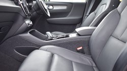 2026 (26) VOLVO XC40 2.0 B4P Ultra Dark 5dr Auto 5801028