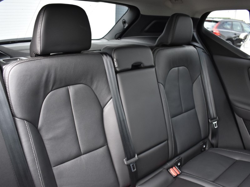 2026 (26) VOLVO XC40 2.0 B4P Ultra Dark 5dr Auto 5801016