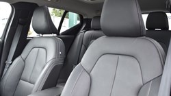 2026 (26) VOLVO XC40 2.0 B4P Ultra Dark 5dr Auto 5801029