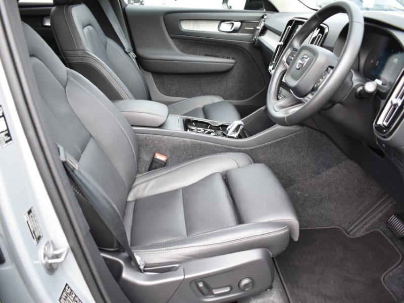 2026 (26) VOLVO XC40 2.0 B4P Ultra Dark 5dr Auto 5801013