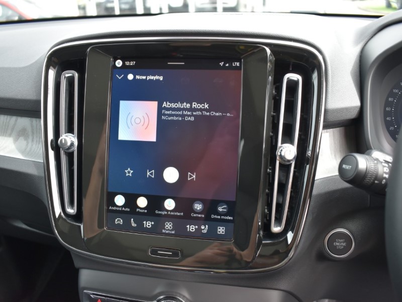 2026 (26) VOLVO XC40 2.0 B4P Ultra Dark 5dr Auto 5801005