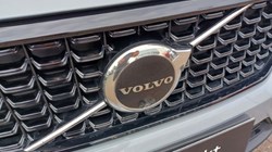 2026 (26) VOLVO XC40 2.0 B4P Ultra Dark 5dr Auto 5801043