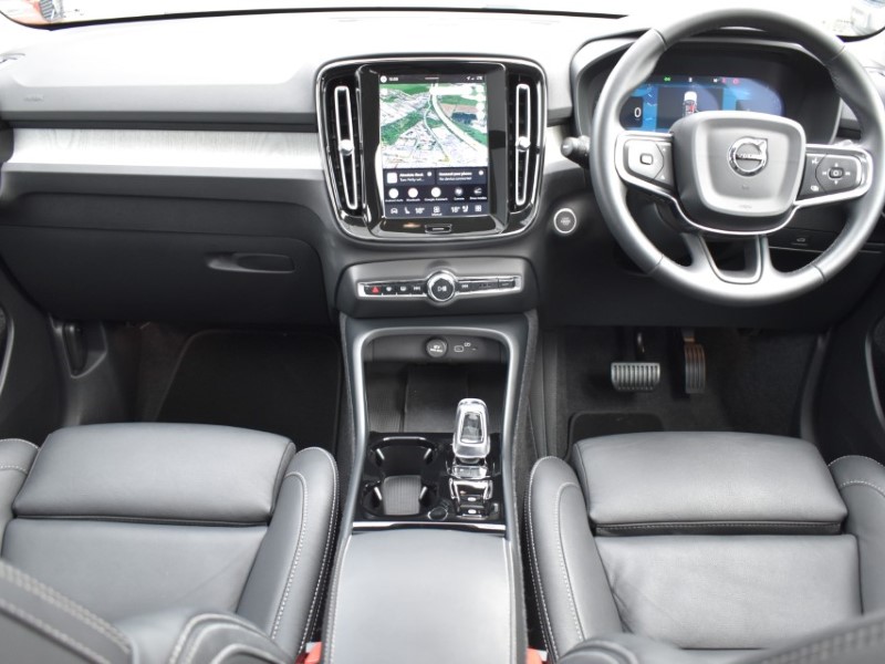 2026 (26) VOLVO XC40 2.0 B4P Ultra Dark 5dr Auto 5801020