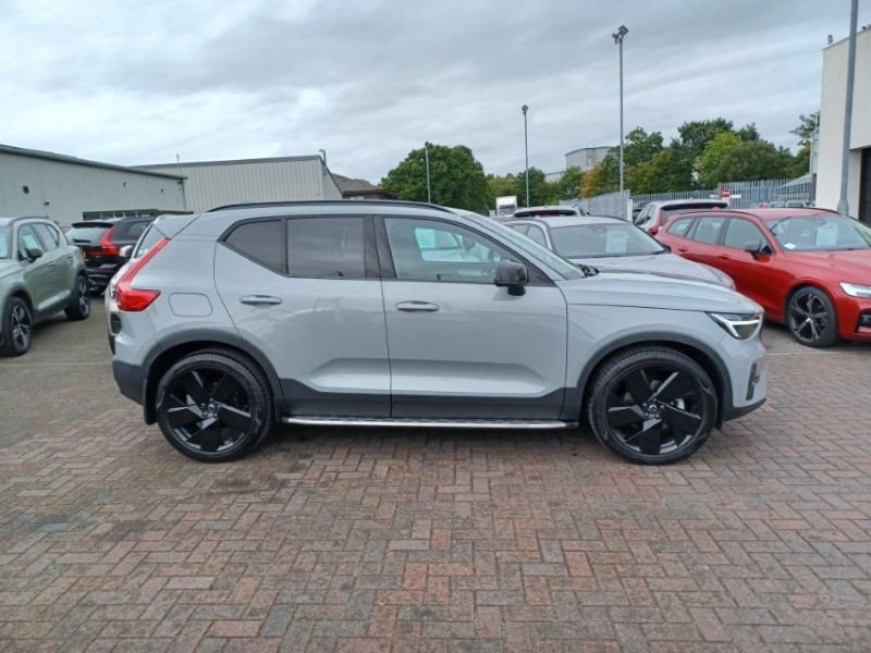 2025 (25) VOLVO XC40 2.0 B3P Plus Black Edition 5dr Auto 5805660