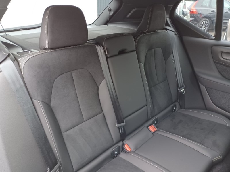 2025 (25) VOLVO XC40 2.0 B3P Plus Black Edition 5dr Auto 5805668