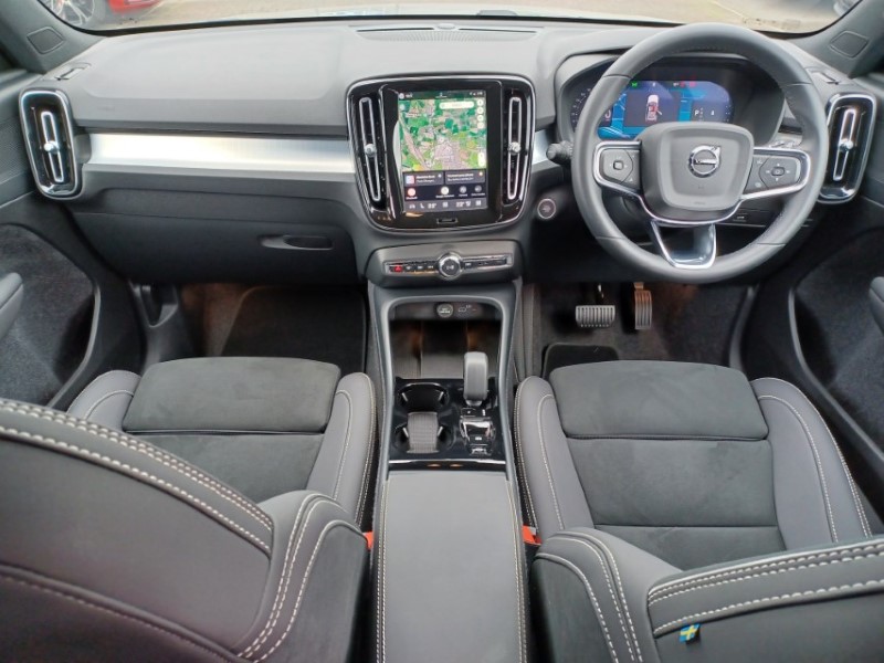 2025 (25) VOLVO XC40 2.0 B3P Plus Black Edition 5dr Auto 5805672