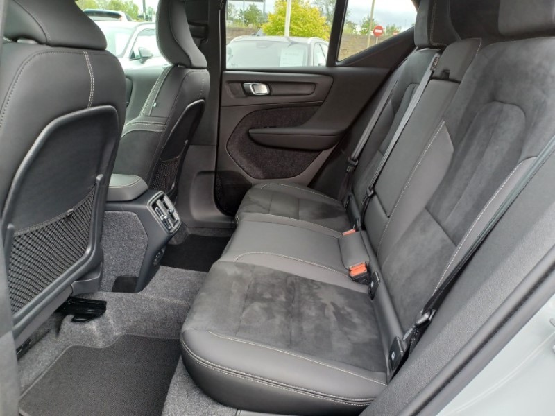 2025 (25) VOLVO XC40 2.0 B3P Plus Black Edition 5dr Auto 5805681