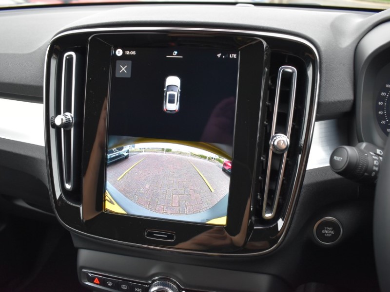 2025 (25) VOLVO XC40 2.0 B3P Plus Black Edition 5dr Auto 5805695