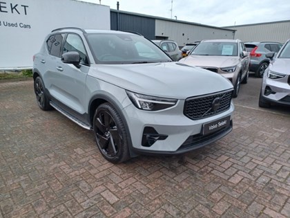 2025 (25) VOLVO XC40 2.0 B3P Plus Black Edition 5dr Auto