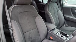 2025 (25) VOLVO XC40 2.0 B3P Plus Black Edition 5dr Auto 5805664