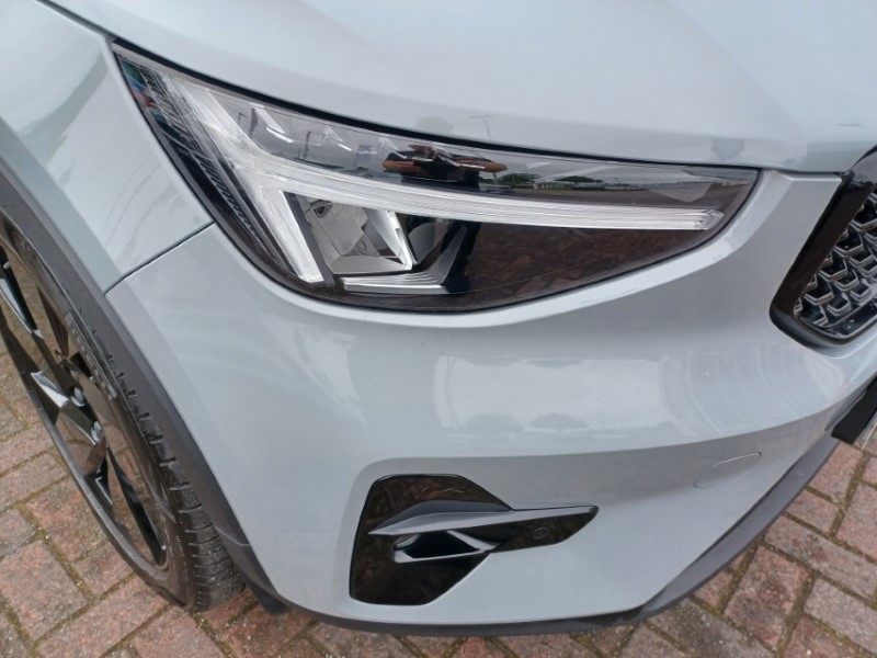 2025 (25) VOLVO XC40 2.0 B3P Plus Black Edition 5dr Auto 5805769