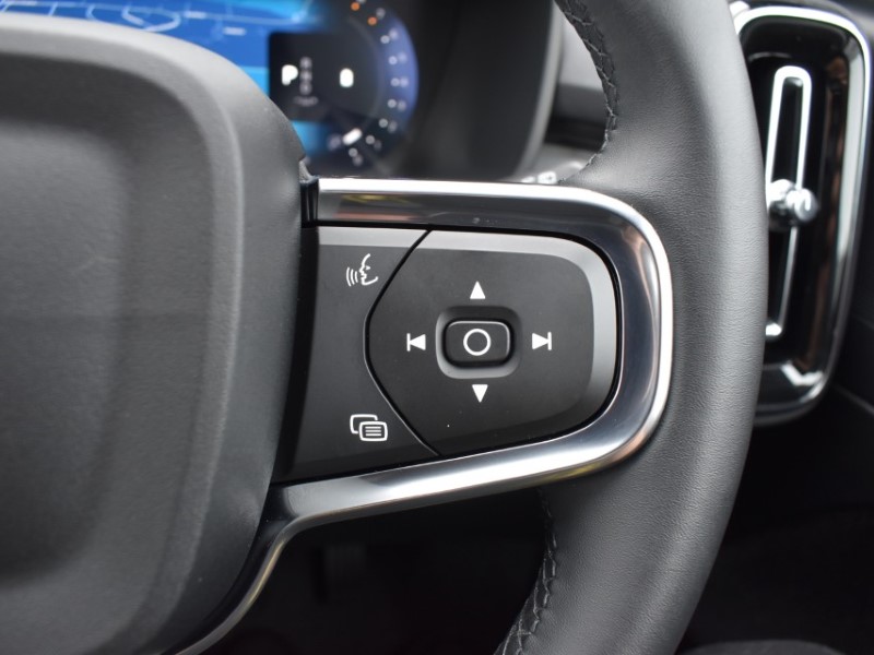 2025 (25) VOLVO XC40 2.0 B3P Plus Black Edition 5dr Auto 5805687