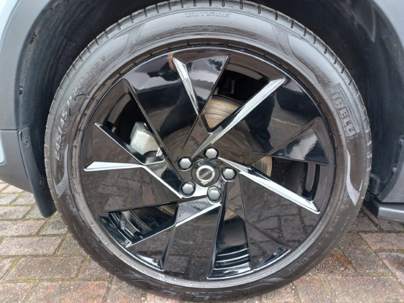 2025 (25) VOLVO XC40 2.0 B3P Plus Black Edition 5dr Auto 5805763