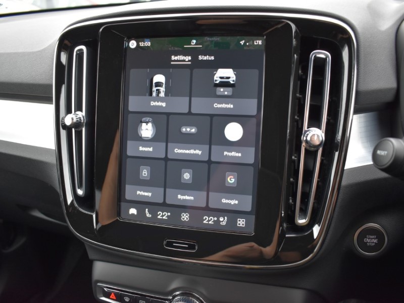 2025 (25) VOLVO XC40 2.0 B3P Plus Black Edition 5dr Auto 5805689