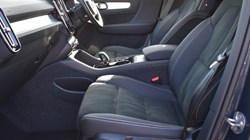 2026 (26) VOLVO XC40 2.0 B3P Plus Black Edition 5dr Auto 5817879
