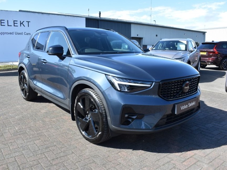 2026 (26) VOLVO XC40 2.0 B3P Plus Black Edition 5dr Auto
