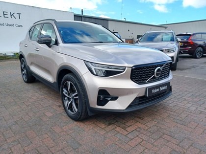 2022 (72) VOLVO XC40 2.0 B3P Plus Dark 5dr Auto