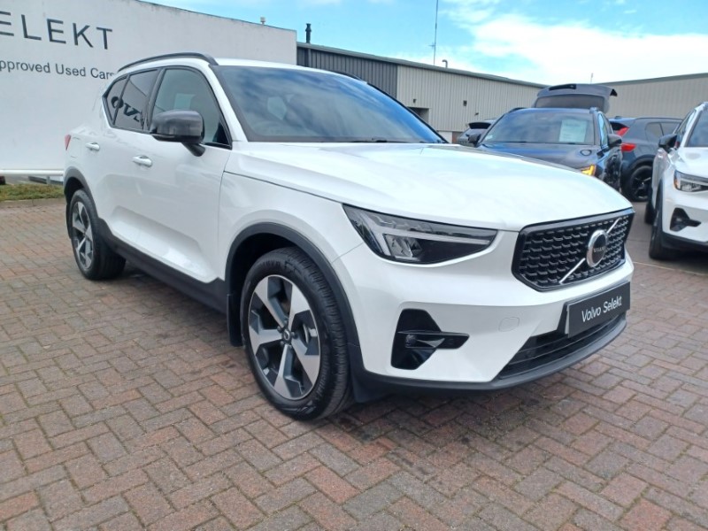 2026 (26) VOLVO XC40 2.0 B3P Plus Dark 5dr Auto
