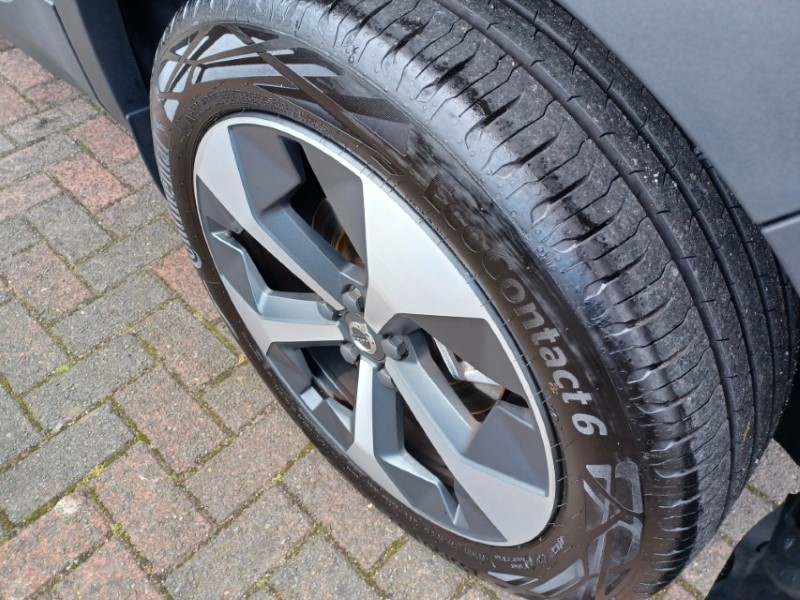2025 (75) VOLVO XC40 2.0 B3P Plus Dark 5dr Auto 5837122