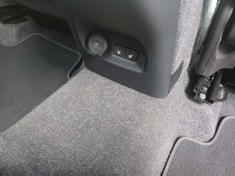 2025 (75) VOLVO XC40 2.0 B3P Plus Dark 5dr Auto 5837096