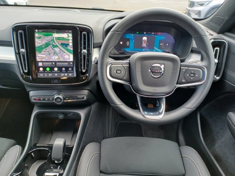 2025 (75) VOLVO XC40 2.0 B3P Plus Dark 5dr Auto 5837098