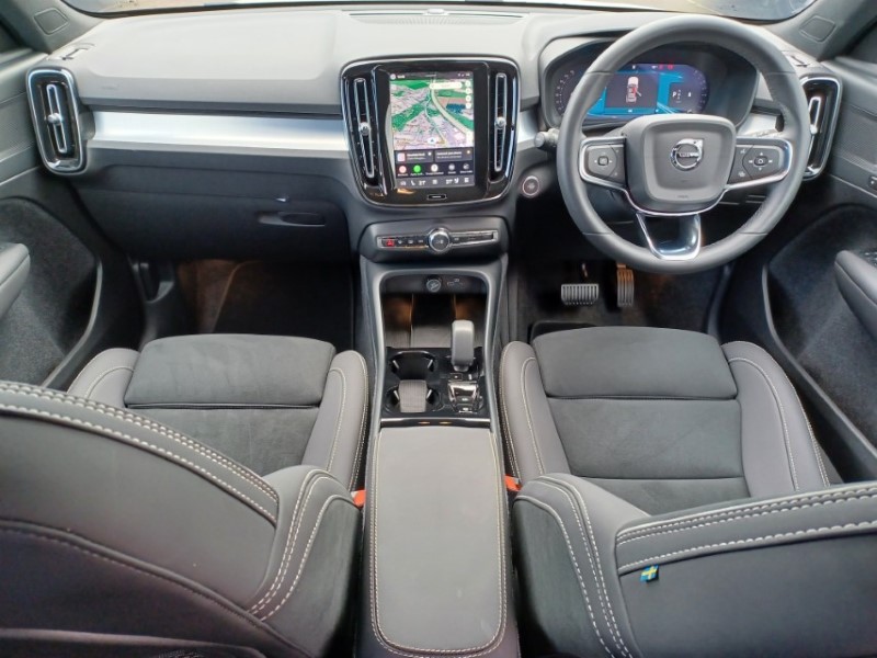 2025 (75) VOLVO XC40 2.0 B3P Plus Dark 5dr Auto 5837099