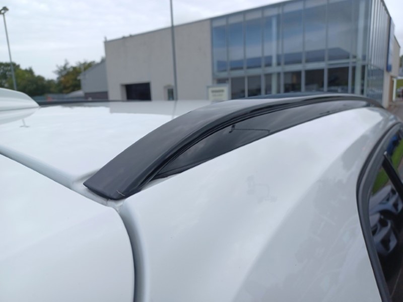 2025 (75) VOLVO XC40 2.0 B3P Plus Dark 5dr Auto 5837127
