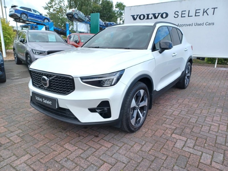 2025 (75) VOLVO XC40 2.0 B3P Plus Dark 5dr Auto 5837077