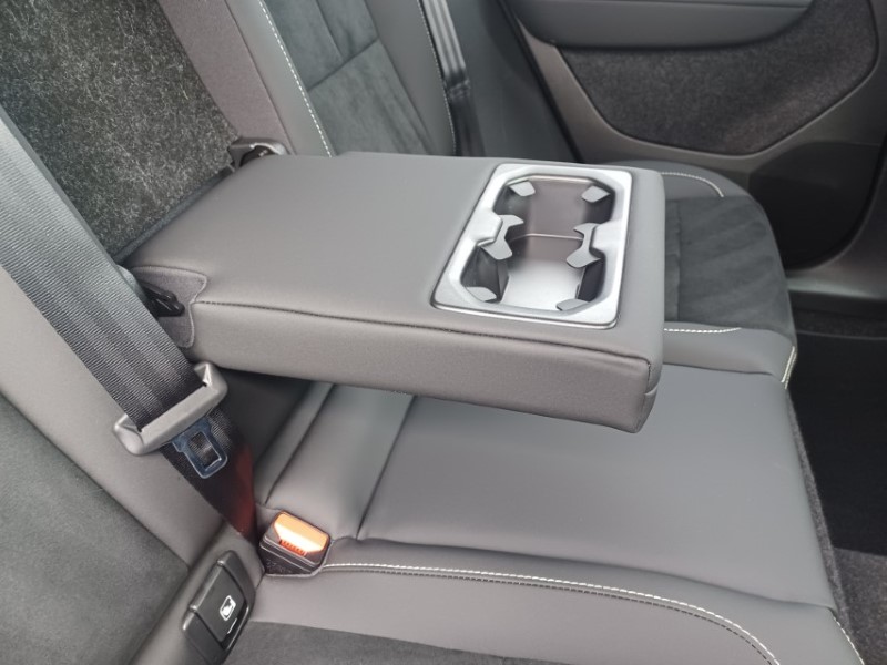 2025 (75) VOLVO XC40 2.0 B3P Plus Dark 5dr Auto 5837097