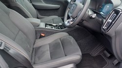 2025 (75) VOLVO XC40 2.0 B3P Plus Dark 5dr Auto 5837093