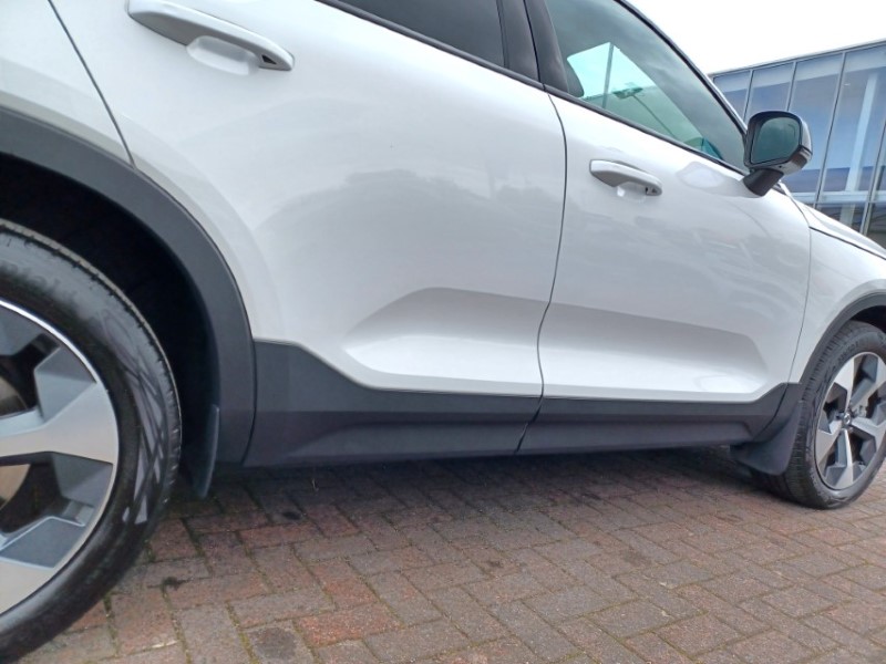 2025 (75) VOLVO XC40 2.0 B3P Plus Dark 5dr Auto 5837129