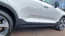 2025 (75) VOLVO XC40 2.0 B3P Plus Dark 5dr Auto 5837129