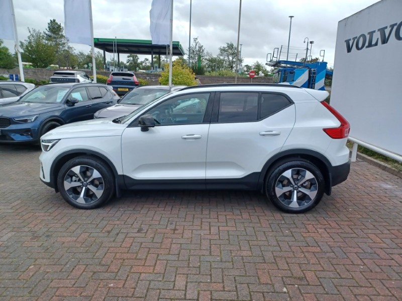 2025 (75) VOLVO XC40 2.0 B3P Plus Dark 5dr Auto 5837082