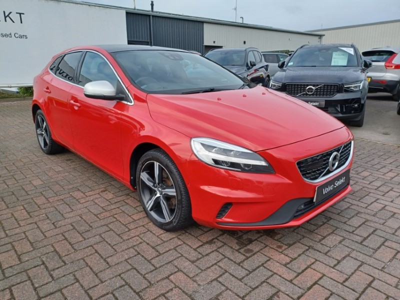 2017 (17) VOLVO V40 T2 [122] R DESIGN 5dr