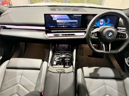  BMW i5 eDrive40 M Sport